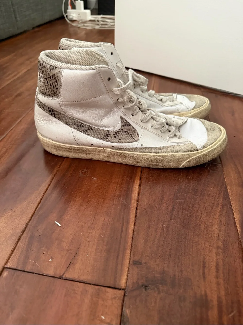 Nike High-Top Sneakers in White with Snake-Print Swoosh